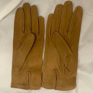Vintage Never Worn Suede Gloves!